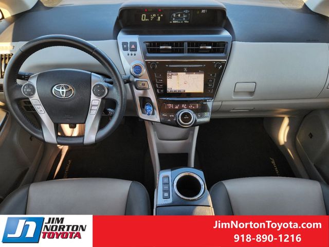 2016 Toyota Prius v Five 28