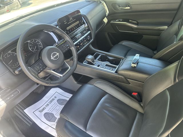 Used 2024 White Nissan SL image 18
