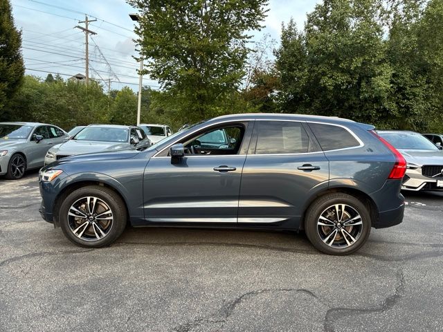 Used 2020  Volvo T6 Momentum image 2