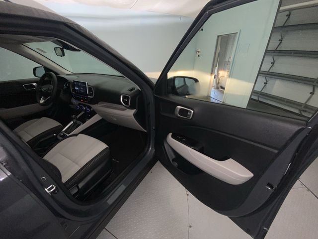 Used 2024 Gray Hyundai SEL image 24