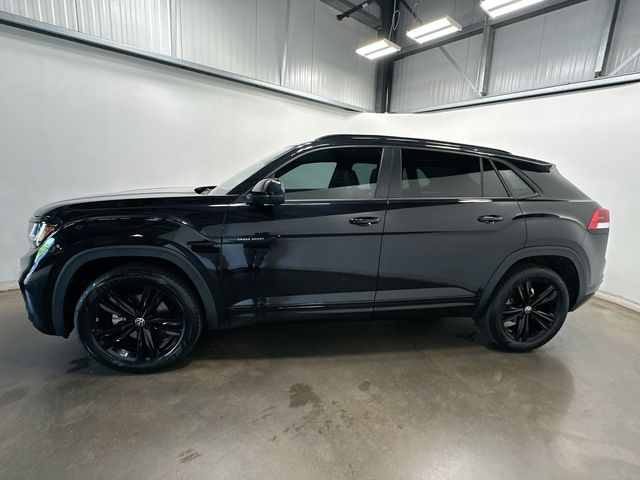 2023 Volkswagen Atlas Cross Sport 2.0T SEL R-Line Black at Sutliff Volkswagen
