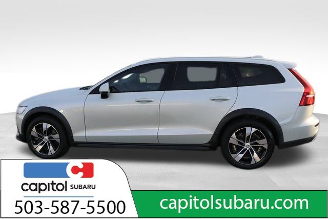 2020 Volvo V60 Cross Country T5 25