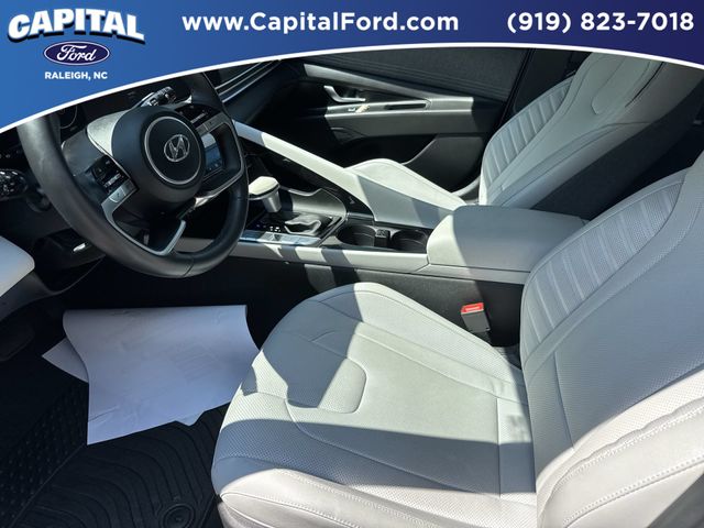 Used 2023 White Hyundai Limited image 19