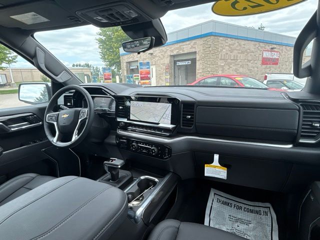2025 Chevrolet Silverado 1500 LTZ - Photo 33