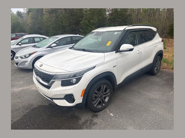 2021 Kia Seltos S AWD Blanco (Snow White Pearl) SUV/Crossover Tracción en las cuatro ruedas Transmisión variable continua