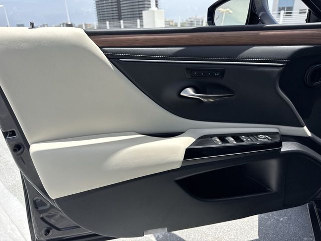 2025 Lexus ES - $46,998