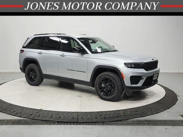 Silver Zynith 2025 Jeep Grand Cherokee Altitude 4WD SUV / Crossover Four-Wheel Drive 8-Speed Automatic