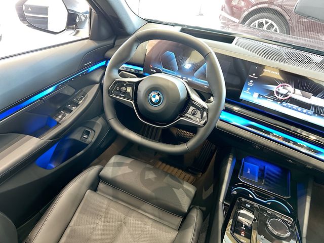 2024 BMW i5 eDrive40 22