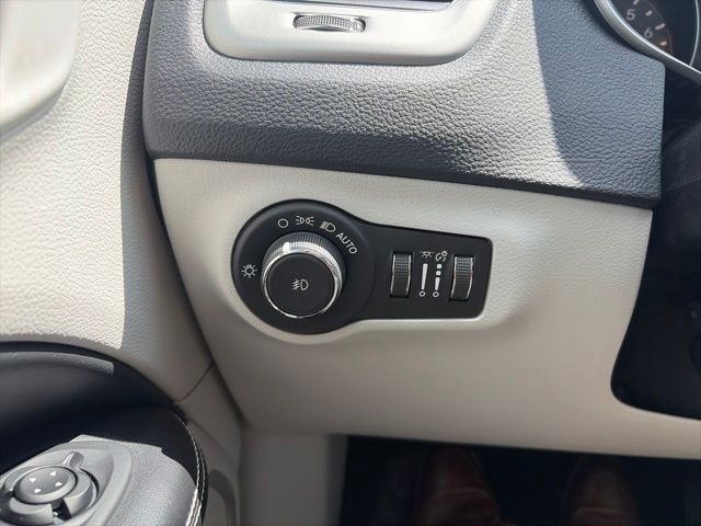 2019 Jeep Compass Latitude Green at Cook Ford