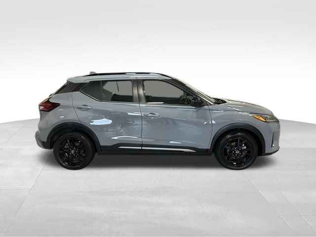 2023 Nissan Kicks SR 20