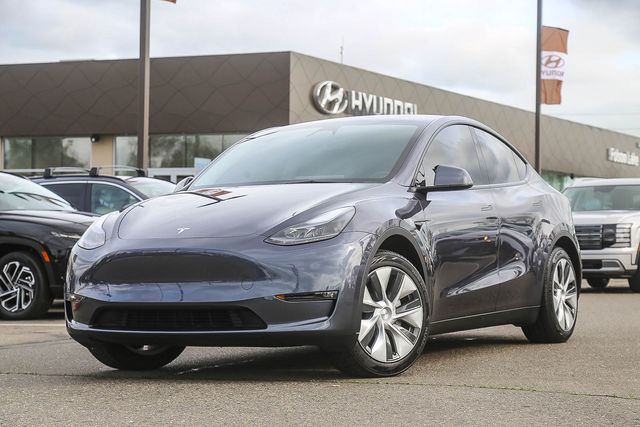 2023 Tesla Model Y RWD