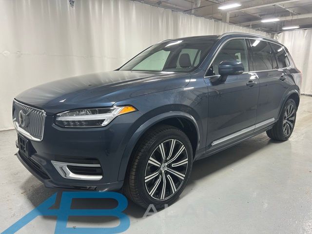 2025 Volvo XC90 B5 Core Bright Theme AWD