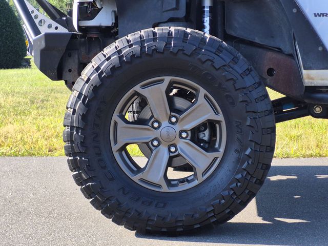 Used 2018 White Jeep Sport image 17