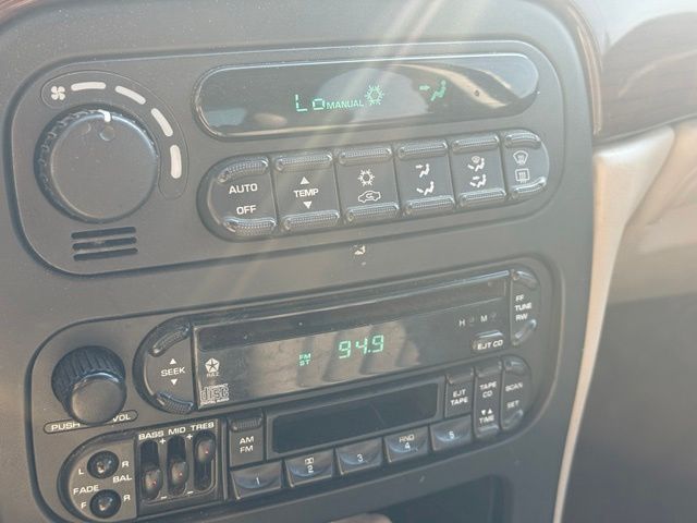 Used 2000  Chrysler Base image 4