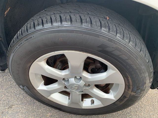 2010 Toyota RAV4 Limited photo