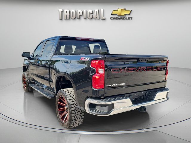 View vehicle photo 3