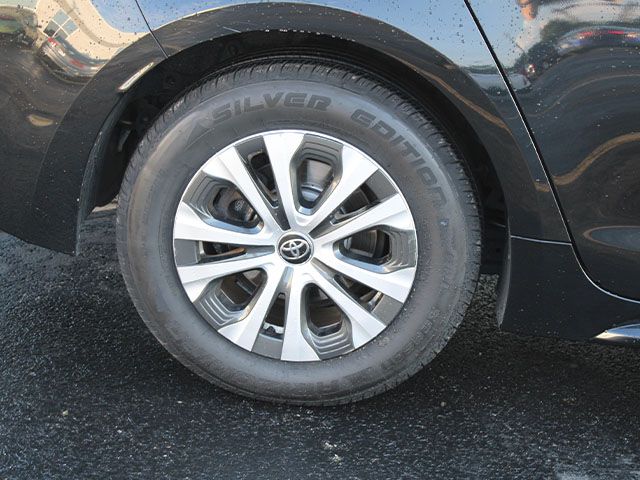 Used 2020 Black Sand Pearl Toyota LE image 8
