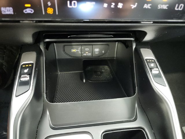 Used 2025 Kia Sorento Hybrid SUV