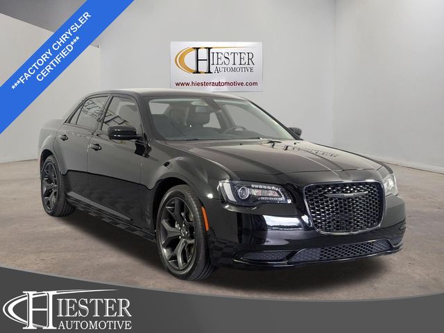Gloss Black 2022 Chrysler 300 Sedan Rear-Wheel Drive 8-Speed Automatic