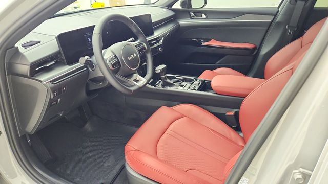 2026 Kia K5 GT-Line - Photo 9