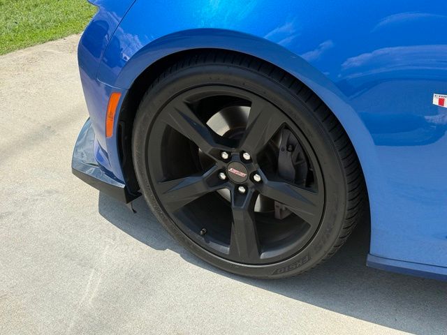 Used 2017 Blue Chevrolet SS image 4