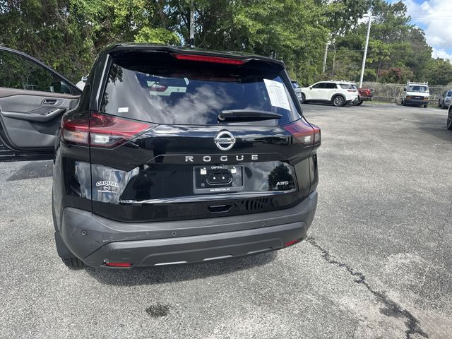 Used 2021 Black Nissan S image 33