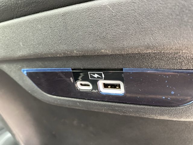 2023 Chrysler Pacifica Limited photo