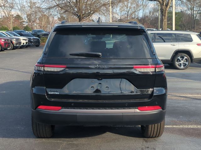 New 2026 Diamond Black Crystal Pearl-Coat Exterior Paint Jeep Limited image 4