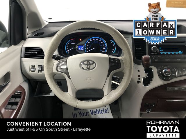 2011 Toyota Sienna XLE 15