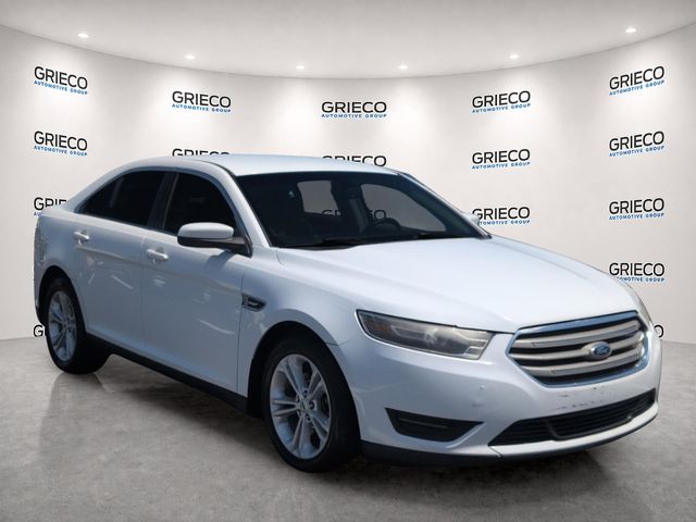 Oxford White 2015 Ford Taurus Sedan Front-Wheel Drive 6-Speed Automatic