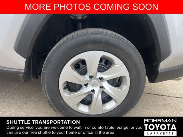 2020 Toyota RAV4 LE 6