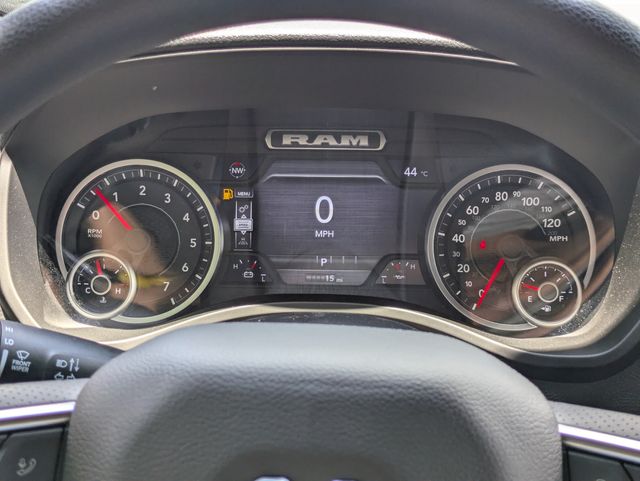 2026 Ram 1500 Express Crew Cab 4x4 5'7" Box
