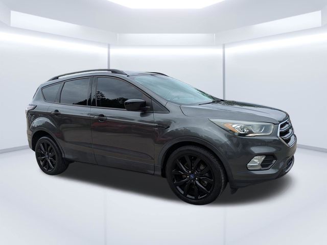 Gray (Magnetic Metallic) 2017 Ford Escape SE FWD SUV / Crossover Front-Wheel Drive 6-Speed Automatic