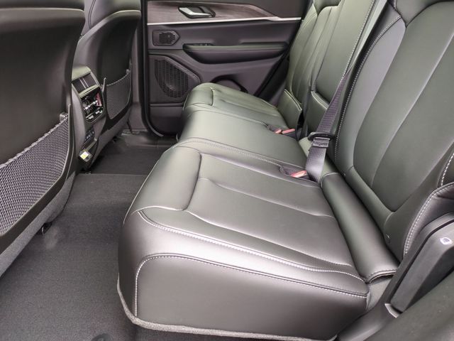 new 2026 Jeep Grand Cherokee car, priced at $44,086