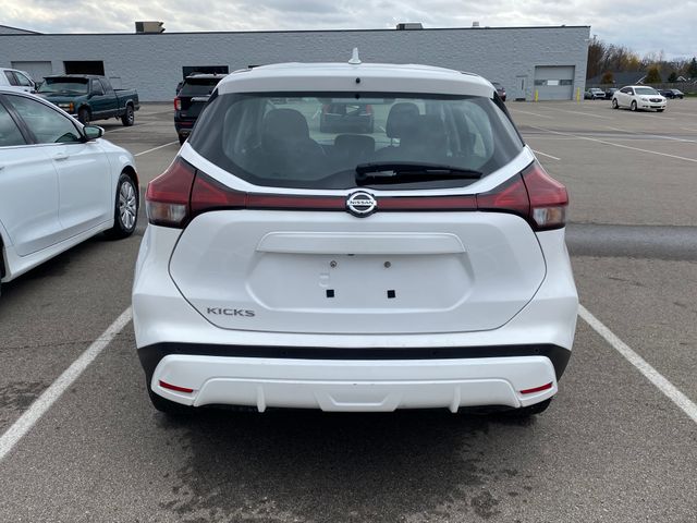 2021 Nissan Kicks S 4