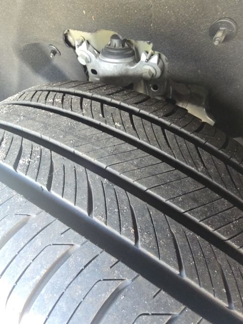 2025 Ford Explorer Active:B02488