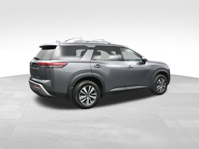 2023 Nissan Pathfinder SL 2