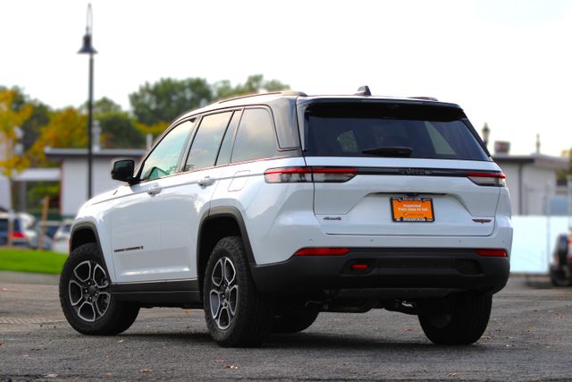 2022 Jeep Grand Cherokee Trailhawk 14