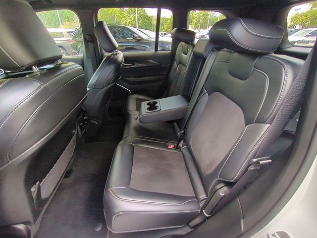 Used 2022 White Jeep Altitude image 31