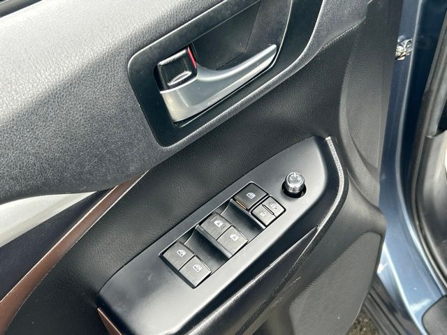 used 2019 Toyota Highlander car, priced at $24,059