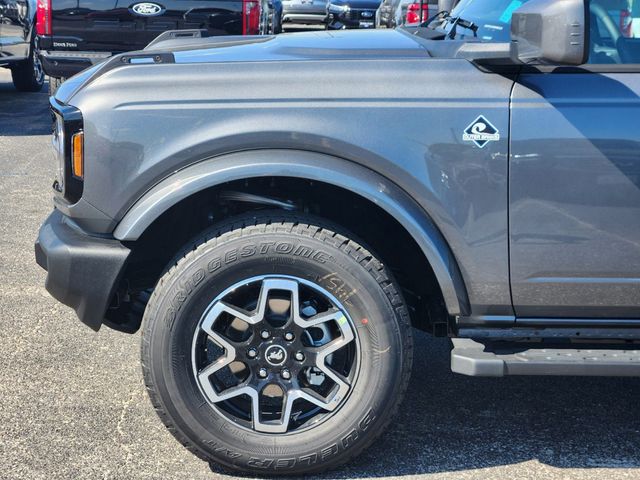 2024 Ford Bronco Outer Banks 10