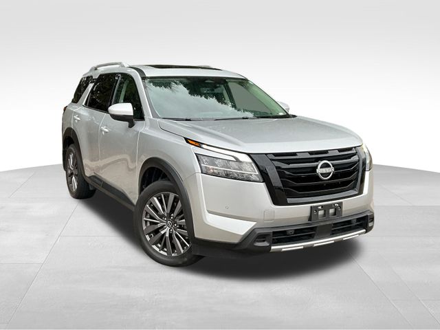 Brilliant Silver Metallic 2023 Nissan Pathfinder SL 4WD SUV / Crossover All-Wheel Drive 9-Speed Automatic