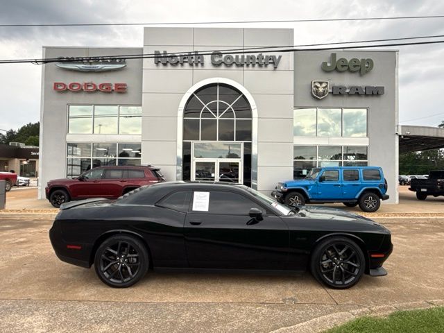 Pitch Black Clearcoat 2023 Dodge Challenger R/T RWD Coupe Rear-Wheel Drive 8-Speed Automatic