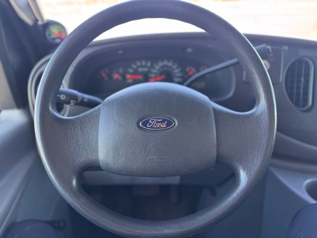 2008 Ford E-450 Cutaway 