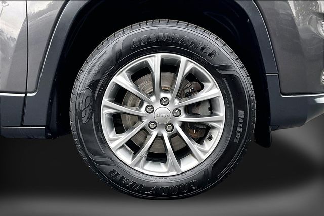 Used 2019 Jeep Cherokee For Sale in Gloucester, MA