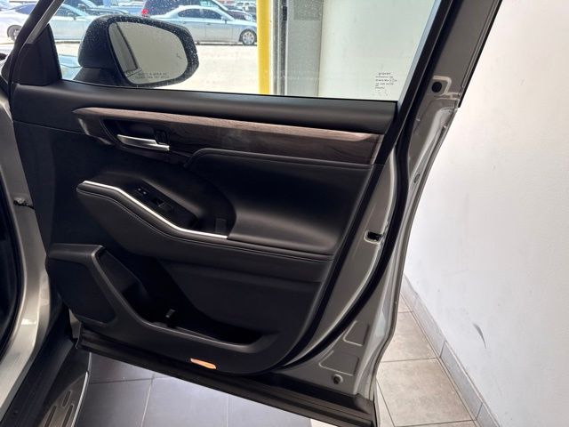 2025 Toyota Highlander Limited Silver at Gullo Toyota