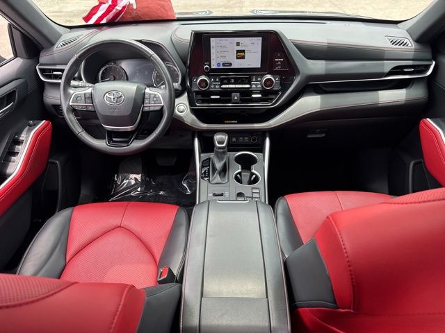 Used 2024 Toyota Highlander SUV