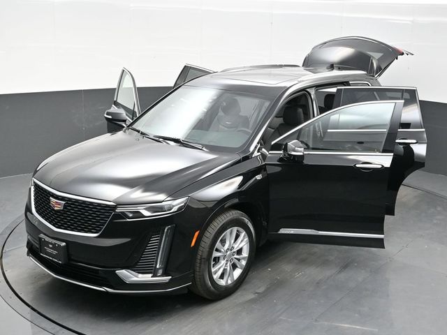 2025 Cadillac XT6 Luxury photo