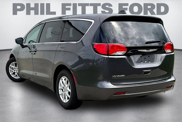 2023 Chrysler Voyager LX - 3