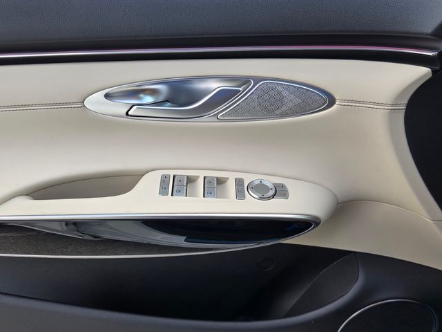 2027 Genesis Gv70